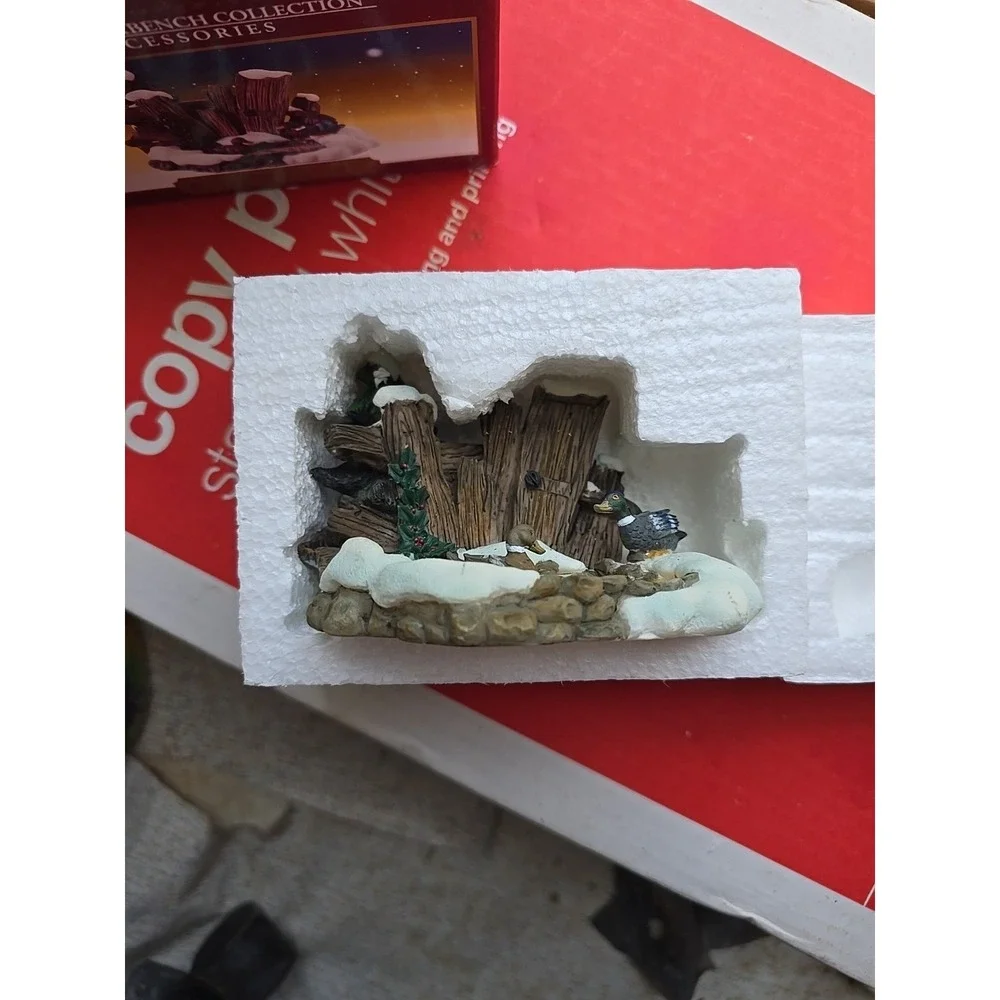 Santa's Workbench Collection Accessories Resin Duck Pond 2001 Great Condition